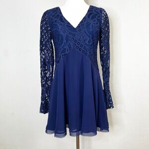Tularosa Mini Dress XS‎ Navy Blue Lace Long Sleeve V Neck Bohemian Party Revolve